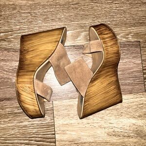 Steve Madden EUC Wedges